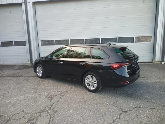 SKODA Octavia Combi 2.0 TDI DSG Ambition 4x4