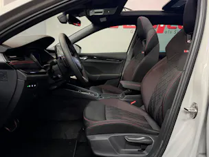 SKODA Octavia Combi 2.0 TSI DSG RS