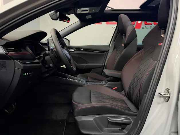 SKODA Octavia Combi 2.0 TSI DSG RS