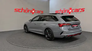SKODA Octavia Combi 2.0 TSI DSG RS