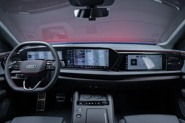 AUDI Q7 SUV TDI quattro 220 kW S Line / 7Sitzer / Panorama-Schiebedach / 360°Kamera