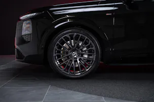 AUDI Q7 SUV TDI quattro 220 kW S Line / 7Sitzer / Panorama-Schiebedach / 360°Kamera