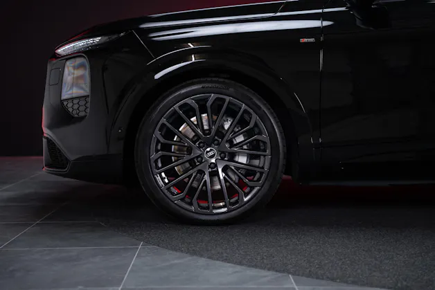 AUDI Q7 SUV TDI quattro 220 kW S Line / 7Sitzer / Panorama-Schiebedach / 360°Kamera