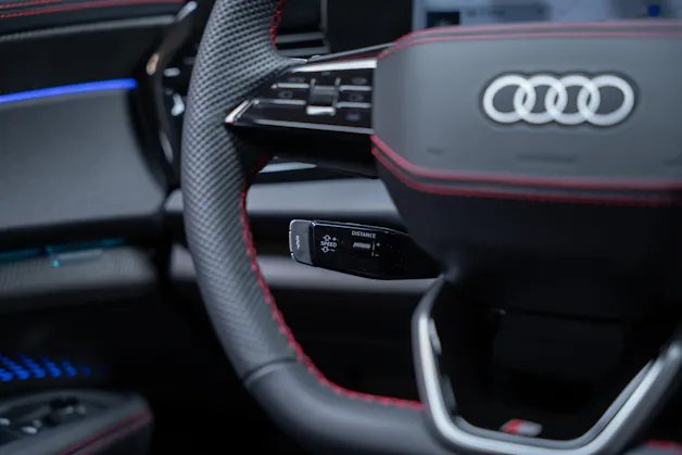 AUDI Q7 SUV TDI quattro 220 kW S Line / 7Sitzer / Panorama-Schiebedach / 360°Kamera