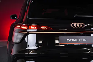 AUDI Q7 SUV TDI quattro 220 kW S Line / 7Sitzer / Panorama-Schiebedach / 360°Kamera