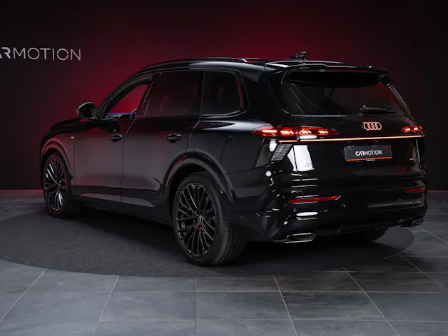 AUDI Q7 SUV TDI quattro 220 kW S Line / 7Sitzer / Panorama-Schiebedach / 360°Kamera