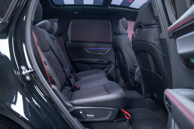 AUDI Q7 SUV TDI quattro 220 kW S Line / 7Sitzer / Panorama-Schiebedach / 360°Kamera