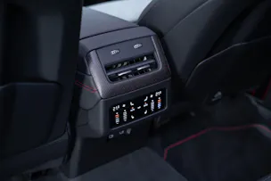 AUDI Q7 SUV TDI quattro 220 kW S Line / 7Sitzer / Panorama-Schiebedach / 360°Kamera