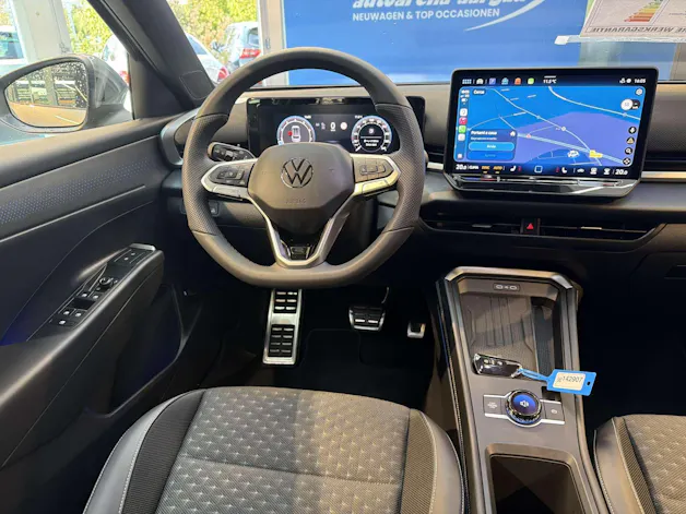 VW T-Roc 1.5 eTSi mHEV R-Line DSG-Automat