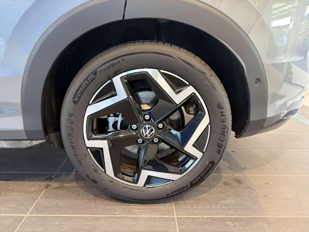 VW T-Roc 1.5 eTSi mHEV R-Line DSG-Automat