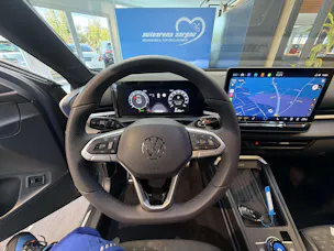 VW T-Roc 1.5 eTSi mHEV R-Line DSG-Automat