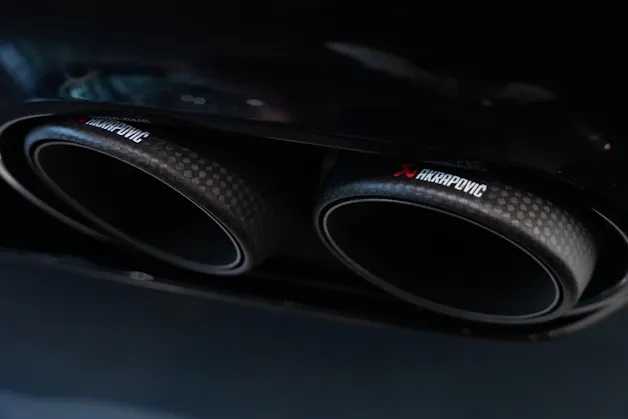 MERCEDES-BENZ A 45 S AMG 4Matic+ Speedshift *Akrapovic* *Aero-Paket* *CH-Fahrzeug*
