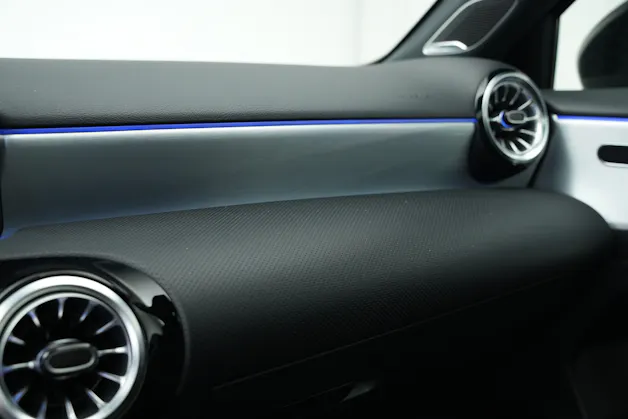 MERCEDES-BENZ A 45 S AMG 4Matic+ Speedshift *Akrapovic* *Aero-Paket* *CH-Fahrzeug*