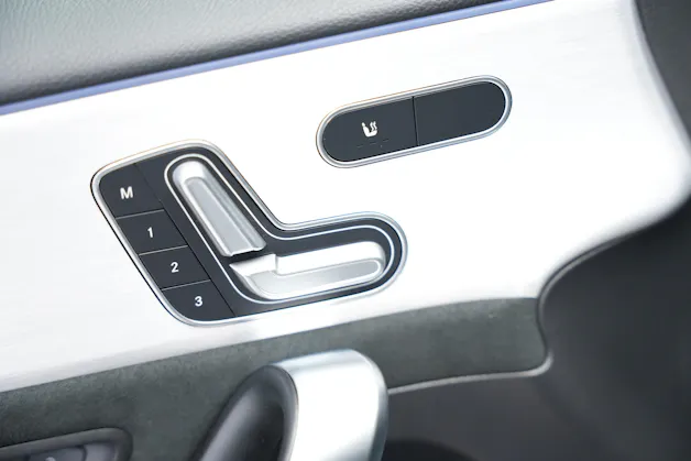 MERCEDES-BENZ A 45 S AMG 4Matic+ Speedshift *Akrapovic* *Aero-Paket* *CH-Fahrzeug*