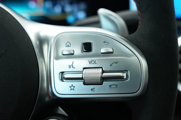 MERCEDES-BENZ A 45 S AMG 4Matic+ Speedshift *Akrapovic* *Aero-Paket* *CH-Fahrzeug*