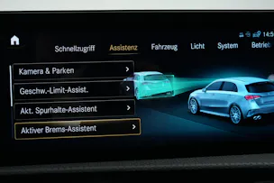 MERCEDES-BENZ A 45 S AMG 4Matic+ Speedshift *Akrapovic* *Aero-Paket* *CH-Fahrzeug*
