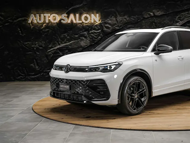 VW Tiguan 2.0 TDI SCR R-Line 4Motion DSG *Panorama*Massage*Lenkradheizung*360° Kamera*