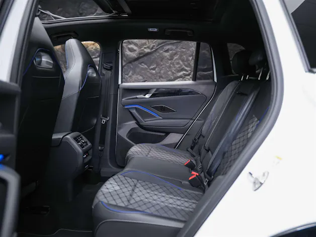 VW Tiguan 2.0 TDI SCR R-Line 4Motion DSG *Panorama*Massage*Lenkradheizung*360° Kamera*