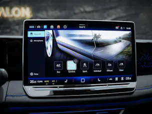 VW Tiguan 2.0 TDI SCR R-Line 4Motion DSG *Panorama*Massage*Lenkradheizung*360° Kamera*