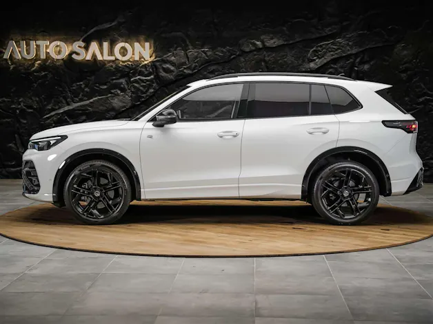 VW Tiguan 2.0 TDI SCR R-Line 4Motion DSG *Panorama*Massage*Lenkradheizung*360° Kamera*