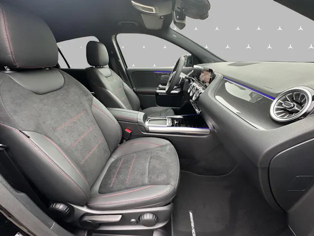 MERCEDES-BENZ GLA 180 7G-DCT