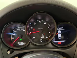 PORSCHE Macan PDK