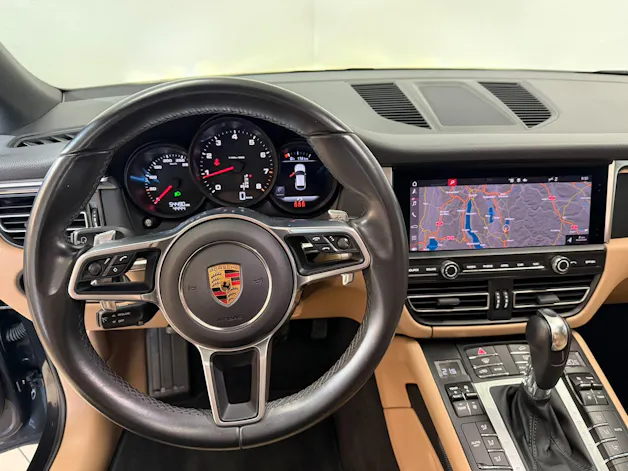 PORSCHE Macan PDK