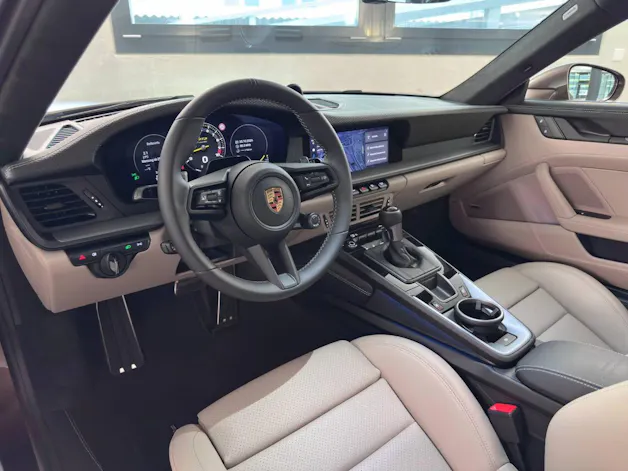 PORSCHE 911 GT3 mit Touring-Paket