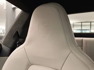 PORSCHE 911 GT3 mit Touring-Paket