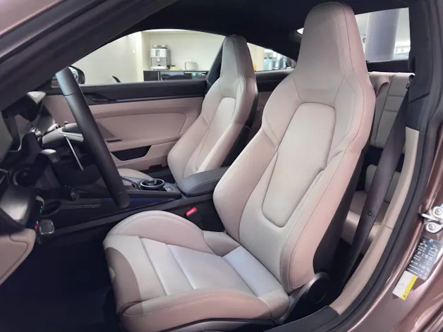 PORSCHE 911 GT3 mit Touring-Paket