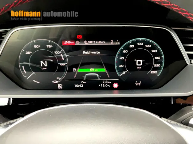 AUDI Q8 55 e-tron Black Edition quattro