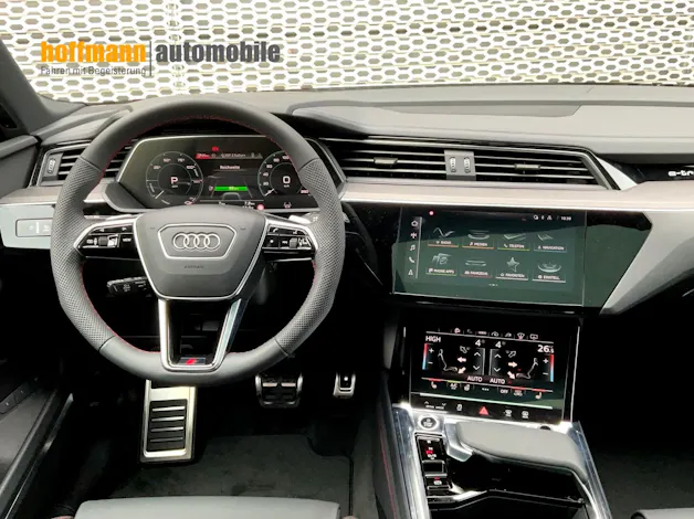 AUDI Q8 55 e-tron Black Edition quattro