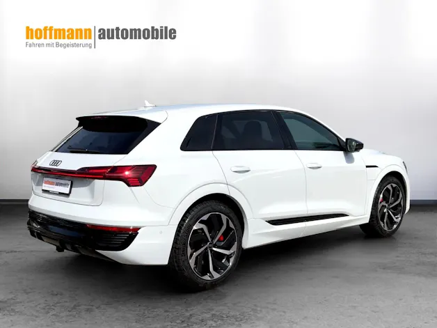 AUDI Q8 55 e-tron Black Edition quattro