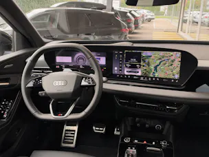 AUDI Q6 e-tron quattro