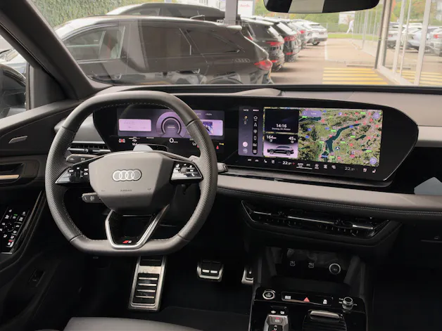 AUDI Q6 e-tron quattro