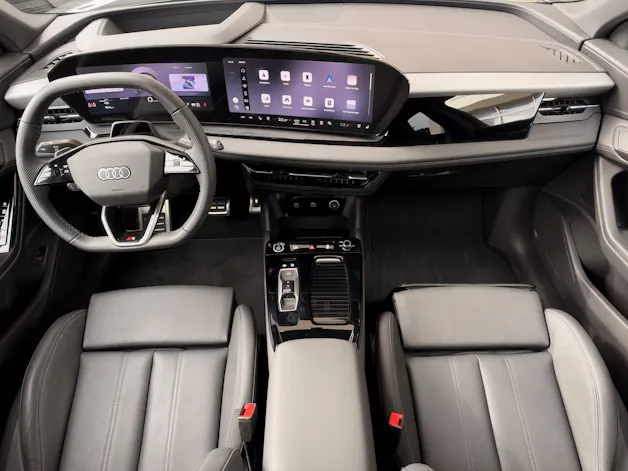 AUDI Q6 e-tron quattro