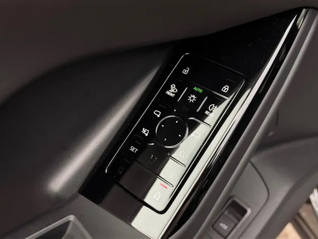 AUDI Q6 e-tron quattro