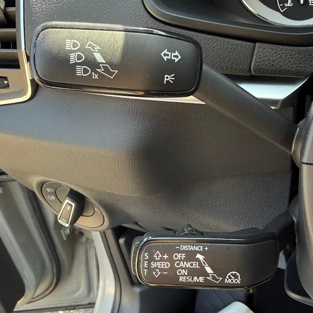 SKODA Karoq 2.0 TDI CR Style 4x4 DSG *ALCANTARA-SITZE - PANORAMA-DACH - ANHÄGERKUPPLUNG*