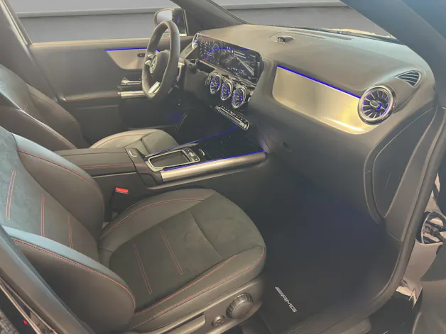 MERCEDES-BENZ GLA 200 Night Star 7G-DCT