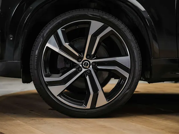 VOLVO XC90 B5 Diesel Mild Hybrid AWD Plus Bright Geartronic *7 Plätzer*Panorama*Sitzbelüftung*Lenkradheizung*360° Kamera*