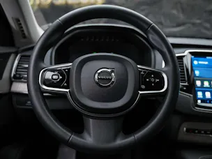 VOLVO XC90 B5 Diesel Mild Hybrid AWD Plus Bright Geartronic *7 Plätzer*Panorama*Sitzbelüftung*Lenkradheizung*360° Kamera*