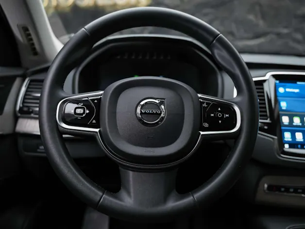 VOLVO XC90 B5 Diesel Mild Hybrid AWD Plus Bright Geartronic *7 Plätzer*Panorama*Sitzbelüftung*Lenkradheizung*360° Kamera*