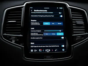 VOLVO XC90 B5 Diesel Mild Hybrid AWD Plus Bright Geartronic *7 Plätzer*Panorama*Sitzbelüftung*Lenkradheizung*360° Kamera*