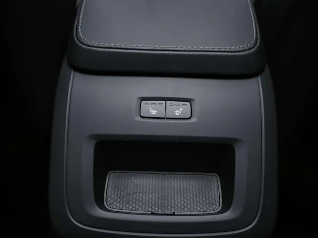 VOLVO XC90 B5 Diesel Mild Hybrid AWD Plus Bright Geartronic *7 Plätzer*Panorama*Sitzbelüftung*Lenkradheizung*360° Kamera*