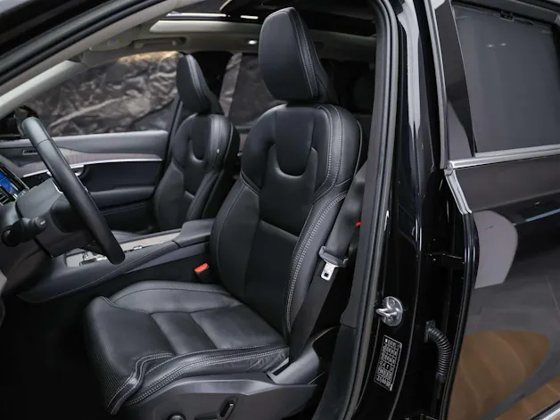 VOLVO XC90 B5 Diesel Mild Hybrid AWD Plus Bright Geartronic *7 Plätzer*Panorama*Sitzbelüftung*Lenkradheizung*360° Kamera*