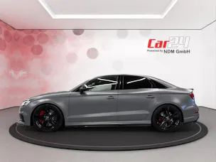 AUDI RS3 Limousine 2.5 TSI quattro S-tronic * DAZA *