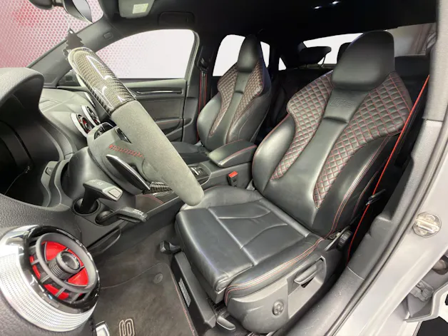 AUDI RS3 Limousine 2.5 TSI quattro S-tronic * DAZA *