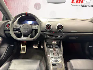AUDI RS3 Limousine 2.5 TSI quattro S-tronic * DAZA *