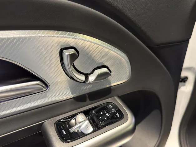 MERCEDES-BENZ GLB 250+ EQ 85 kWh