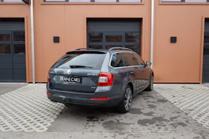 SKODA Octavia Combi 2.0 TDI 4x4 "* CH Auto * Capteurs avant/arrière * Tempomat Adaptatif * Clim Auto * Crochet attelage *"